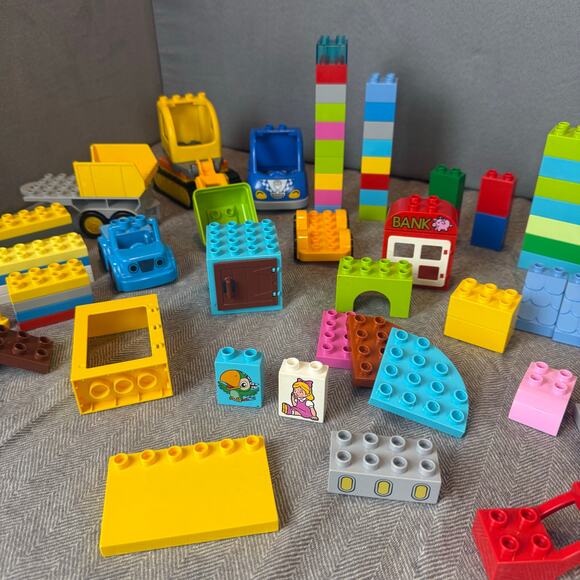 Huge Lot of Duplos 80+ Building Blocks Bricks Unique Door Bridge Vehicle Slide - Picture 3 of 10